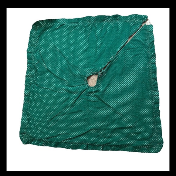 Vintage Heart of Country Christmas Quilted Reversible Tree Skirt - Picture 5 of 6